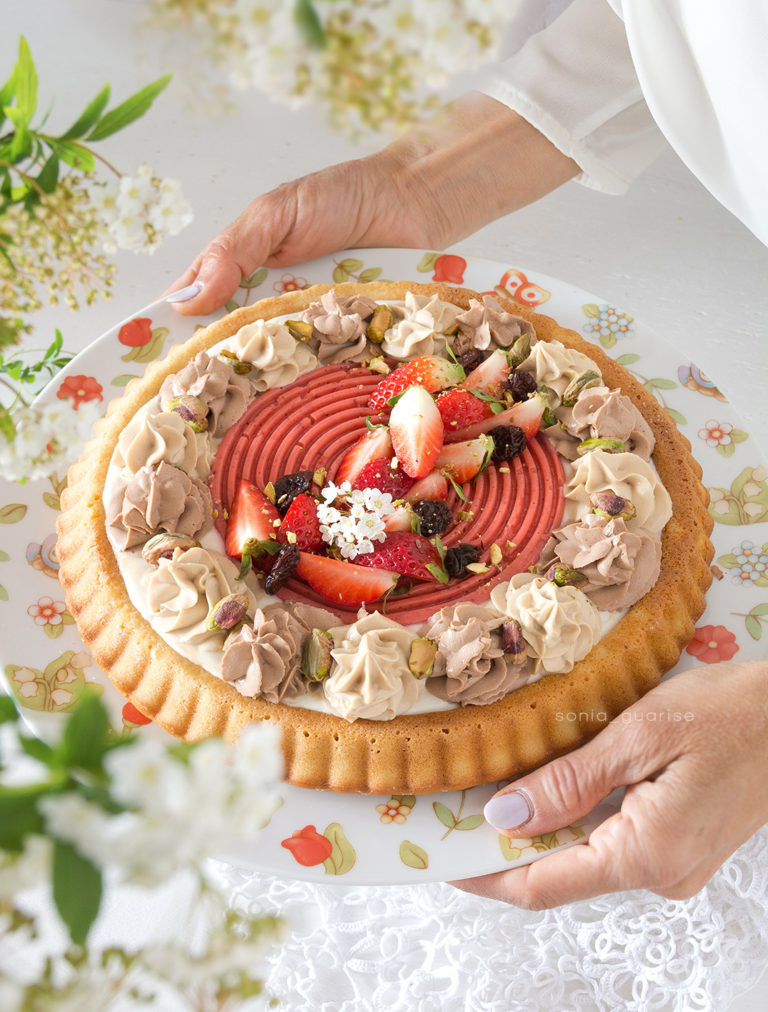 Crostata Morbida Con Fragole E Creme L Insolito Bon Bon