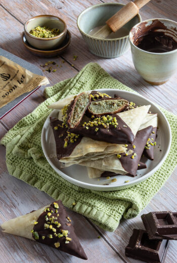 Triangolini di pasta fillo Dubai Chocolate Vegan